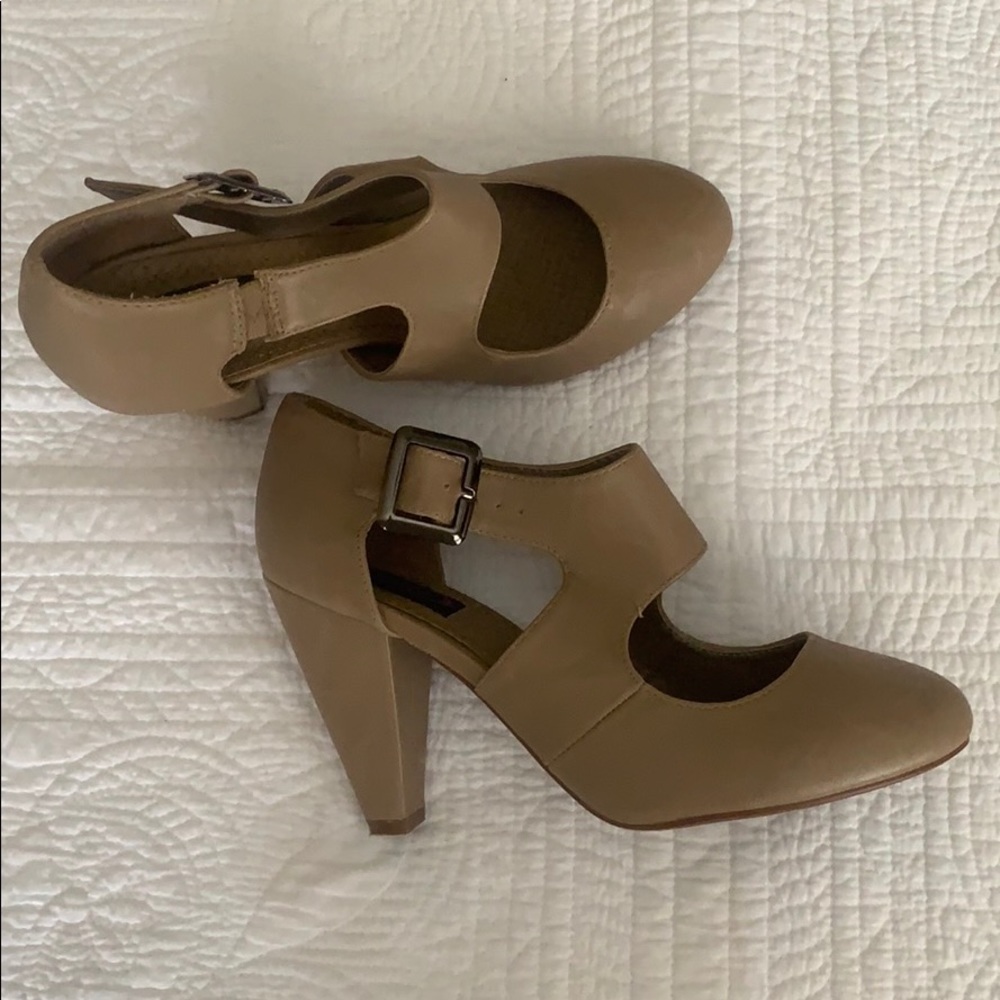 Beige Heel